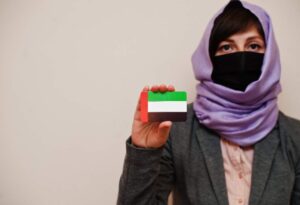 Read more about the article UAE Golden Visa vs. Traditional Residency: A Comprehensive Comparison